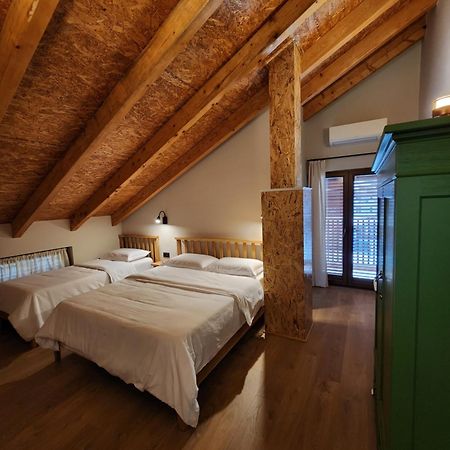 Guesthouse Te Avllia Kelcyre Eksteriør billede