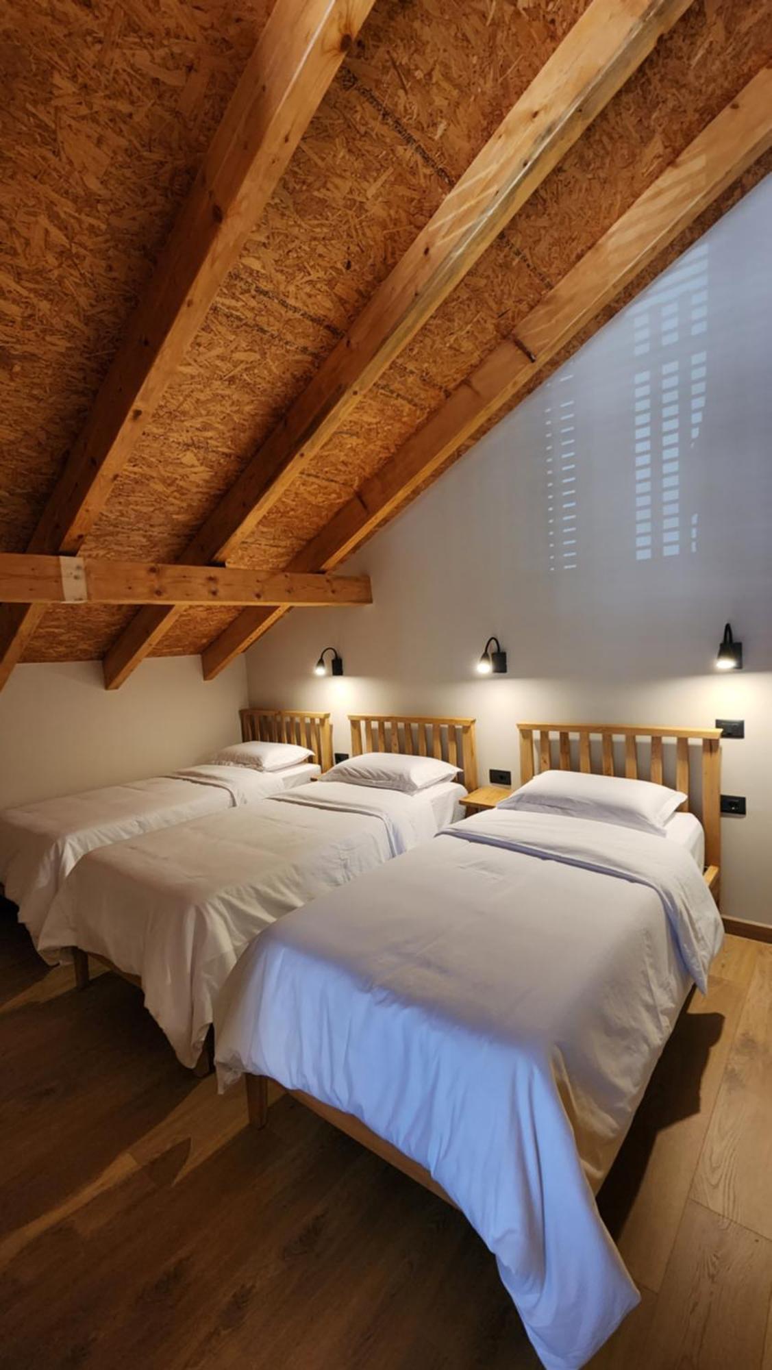 Guesthouse Te Avllia Kelcyre Eksteriør billede